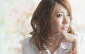 曽根由希江.png